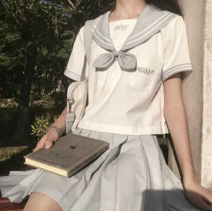 霆少,夫人假死后偷生三个娃